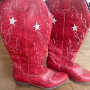 Red Cowboy Boots with Star Design Size 9
